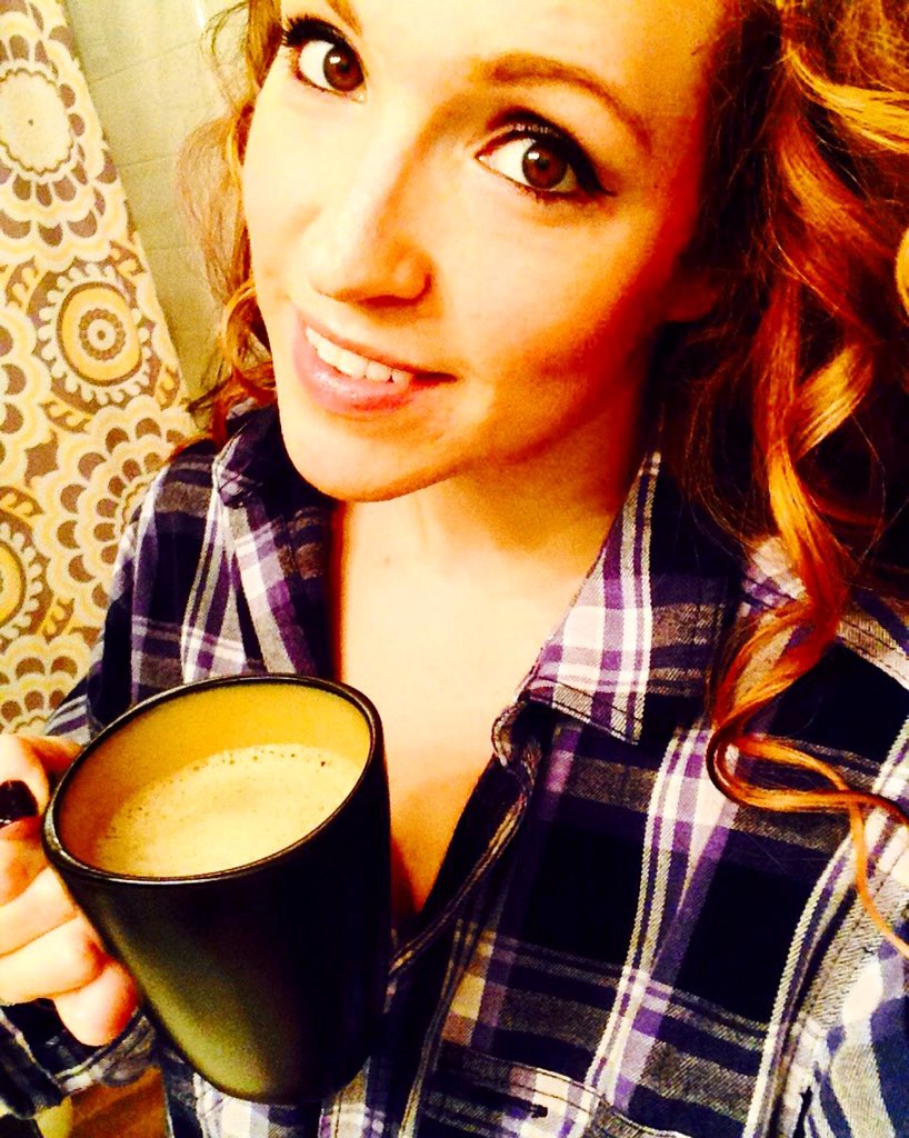 K8Mo_'s tweet photo. Pre-gaming like an adult.  @theCHIVE thechive @Thechivega #kcco #chivette #flannel #girlsinflannel  #fitchivette https://t.co/V2dbBH6sYq