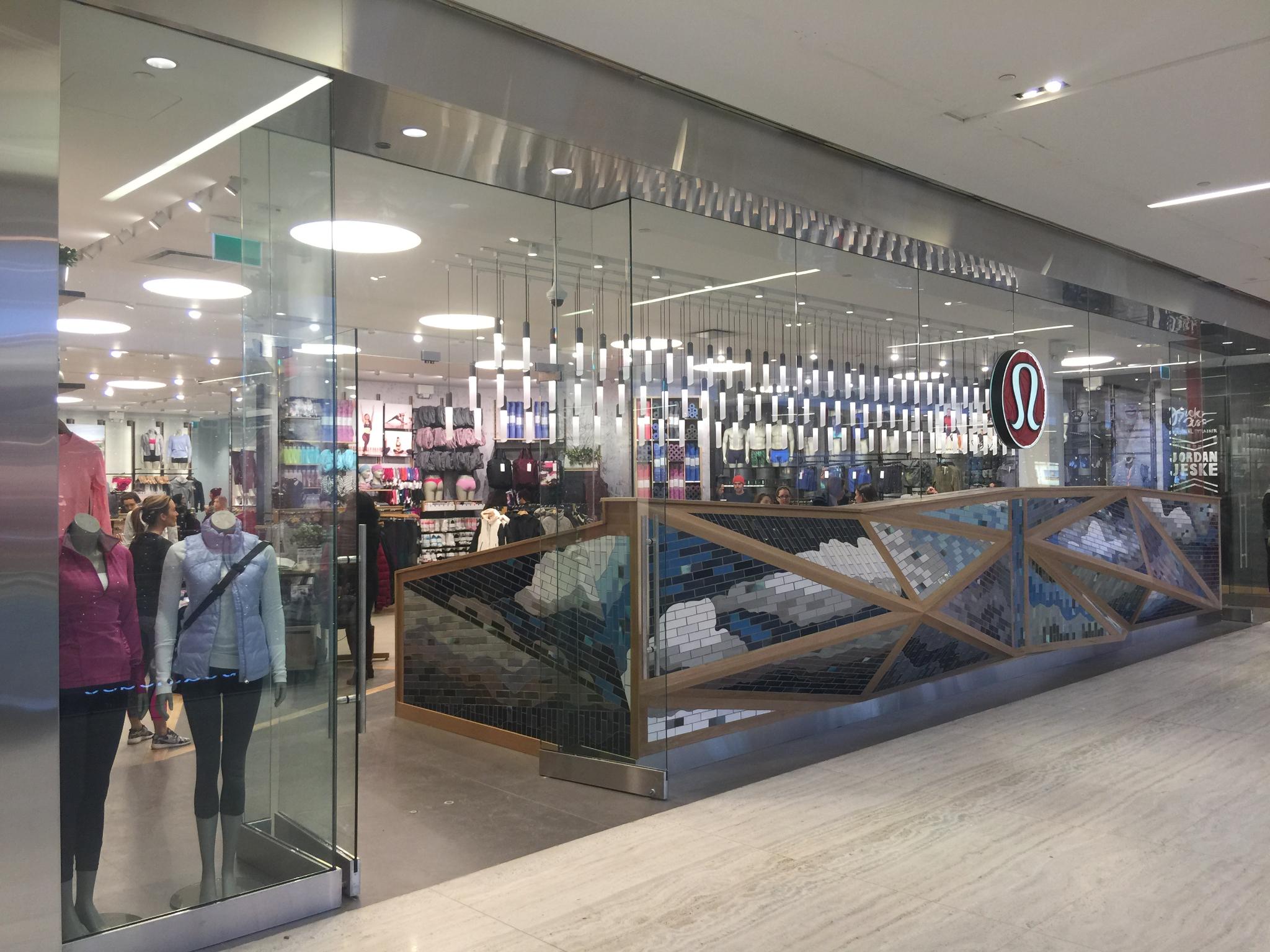 lululemon southgate mall hours
