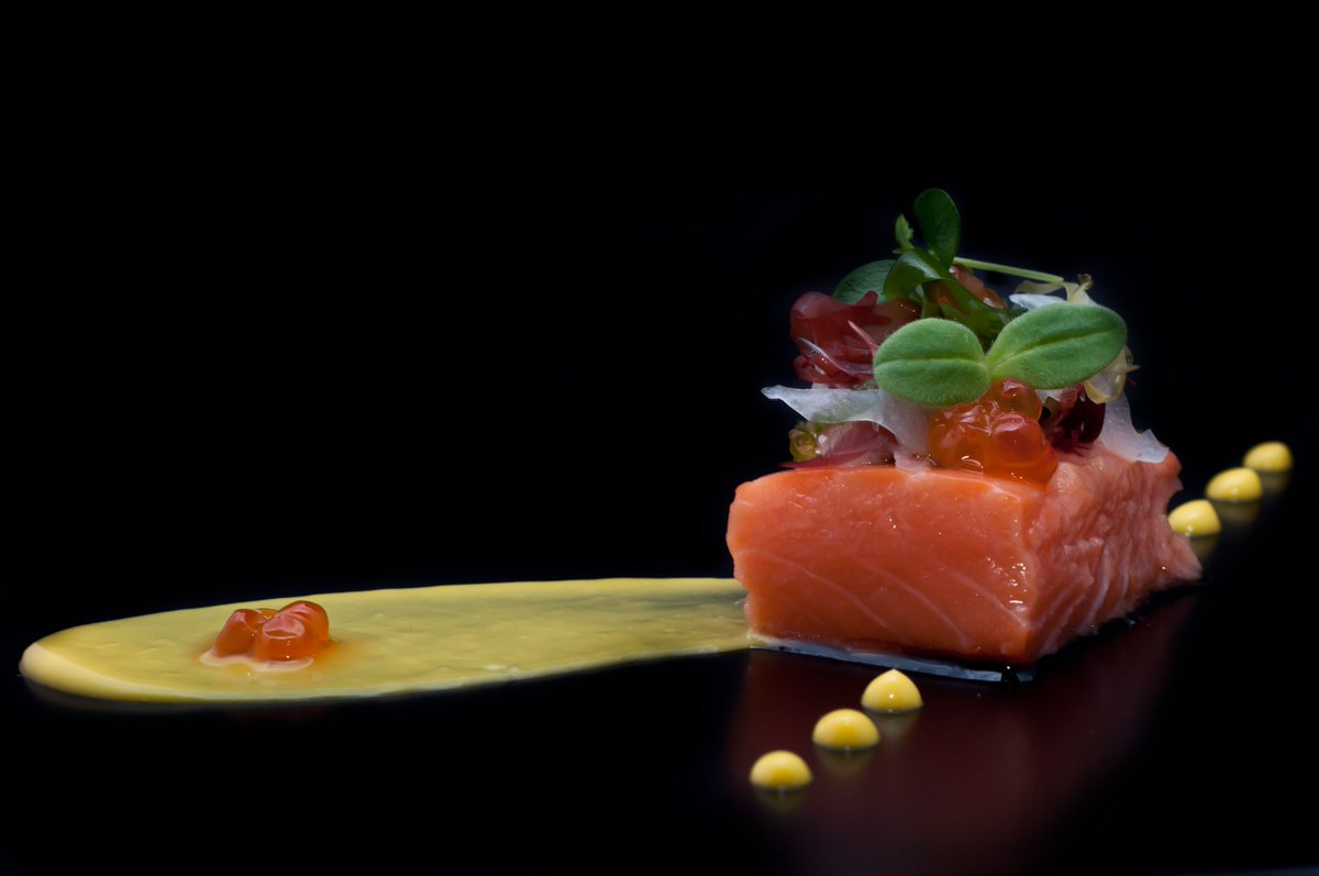 AzurLuxury's tweet photo. I❤#Chef @arnaudtabarec @FiveSeasHotel in #Cannes!
#michelin #cuisine #riviera #french #arnaud #tabarec #five #seas https://t.co/8Bn9mSFx27