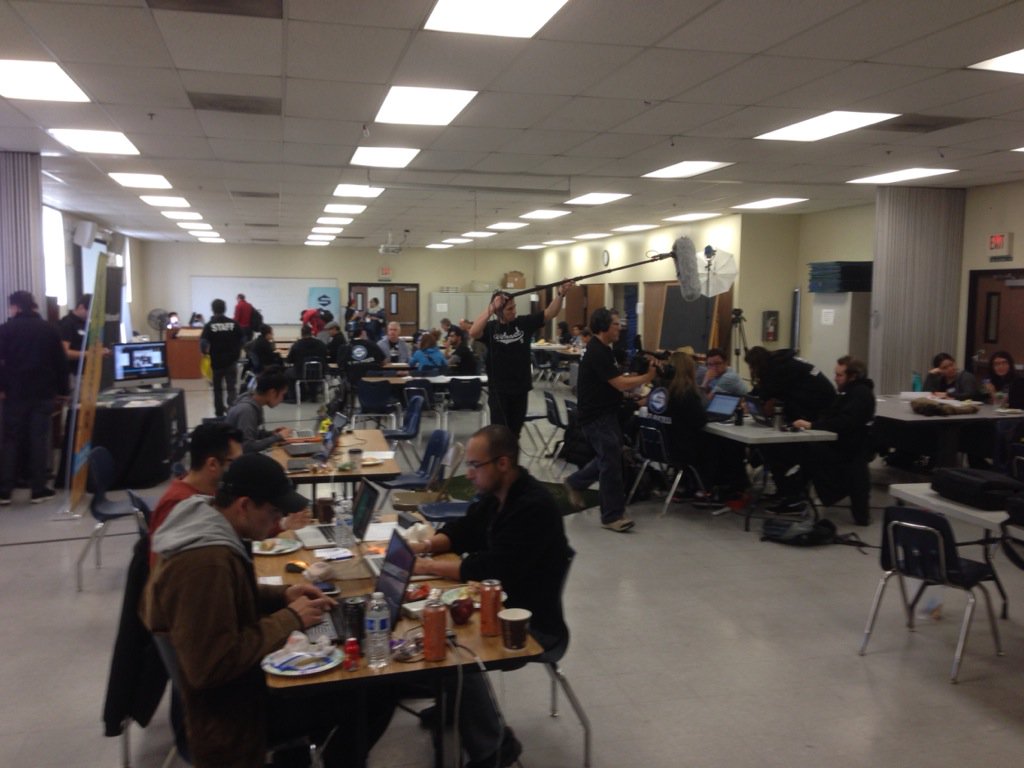 ECHispanicMedia's tweet photo. Things are heating up as teams hack solutions and try to win thousands of dollars in prizes! #WeHack2016 @WeSabio https://t.co/C7yFTiCGZ0