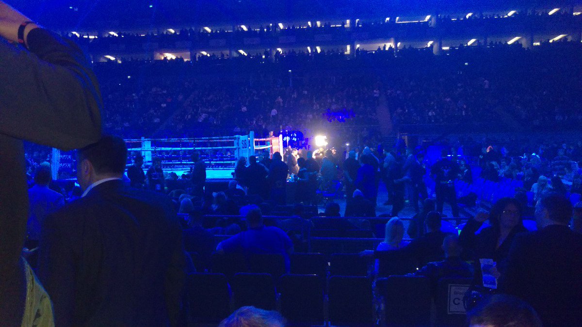 R88BBP's tweet photo. Waiting for the #HayeDay great night so far #mrdavidhaye #boxing @david101kemp https://t.co/4yzkrlxvcT