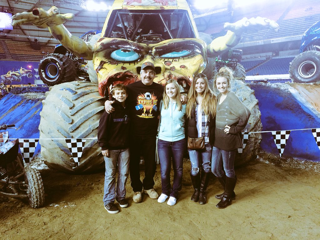 geens_64's tweet photo. #MonsterJam https://t.co/jPa1dToqt9