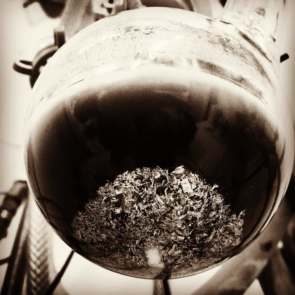 _Clement_Camp's tweet photo. Back to basics: Grignard synthesis in Grignard's lab! #RealTimeChem #organometallic #black #magnesium #pyrophoric https://t.co/K8dVVsiUQI