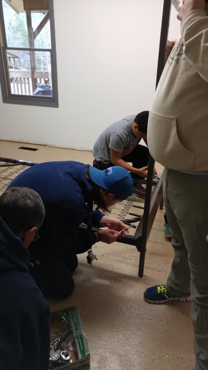 StudentMerge's tweet image. Building beds for the bunk house at @campbayoca
