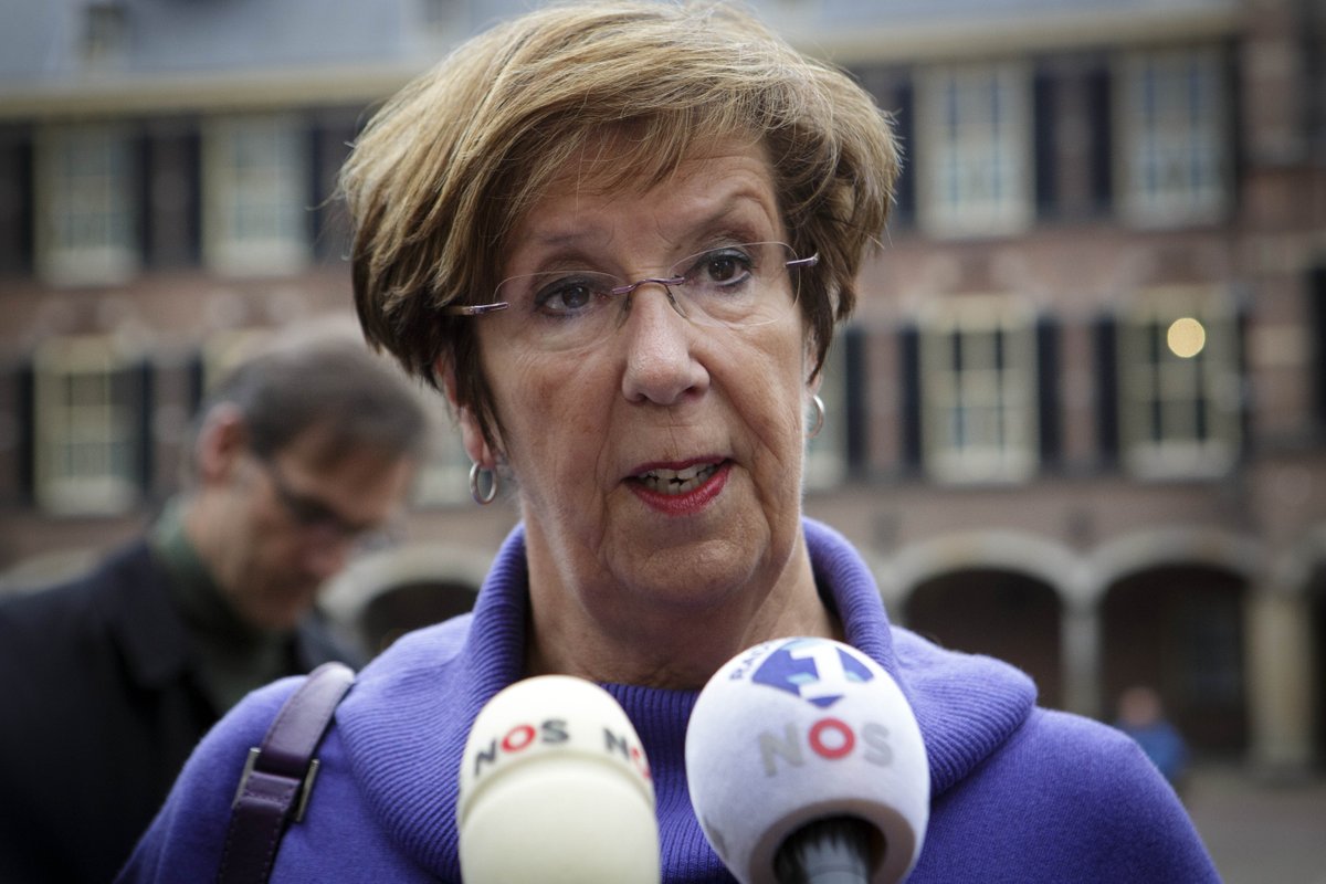 jangajentaan's tweet photo. Grote Klasse: #PVVDA eendrachtig op weg naar nul zetels. 
Met af en toe een beetje extra hulp van de oudgedienden... https://t.co/YQ6AybFXuf