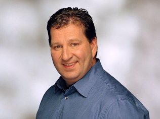 megafanford's tweet photo. Voyez #MarioJean en action au #FaceÀFaceDesCélébrités https://t.co/Fe5tYWjnoe #megafanford billets section Rouge! https://t.co/mjJrT0Dl6p