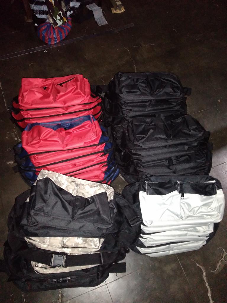 ready stock waistbag polos tanpa lebel ..
idr 
50rb minimal order 6pcs..
45rb minimal order 12pcs..