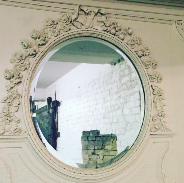 eurotrashannie's tweet photo. Armoire detail #eurotrashimport #eurotrashwarehouse I will always love the details #eurotrashstyle #eurotrashdesign https://t.co/tFSCr6xBtX