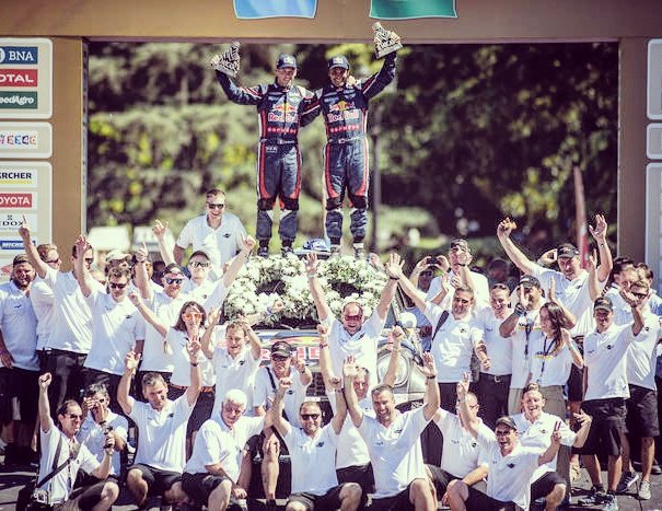 AxionXraidTeam's tweet image. Al-Attiyah, Baumel y el #AxionXRaidTeam en el podio del Monumento de la Bandera en Rosario. #Dakar2016