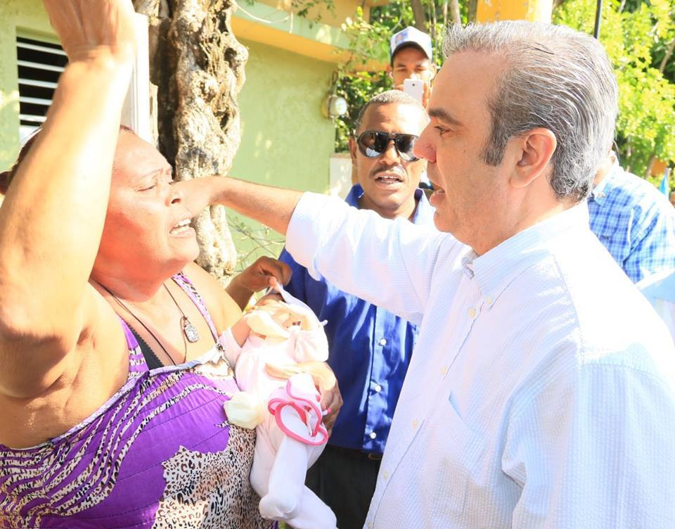 luisabinader's tweet photo. La desesperación e indignación del pueblo es evidente, necesitamos un cambio por bien de nuestro país. #ElCambioVa https://t.co/yMze8MOC4I