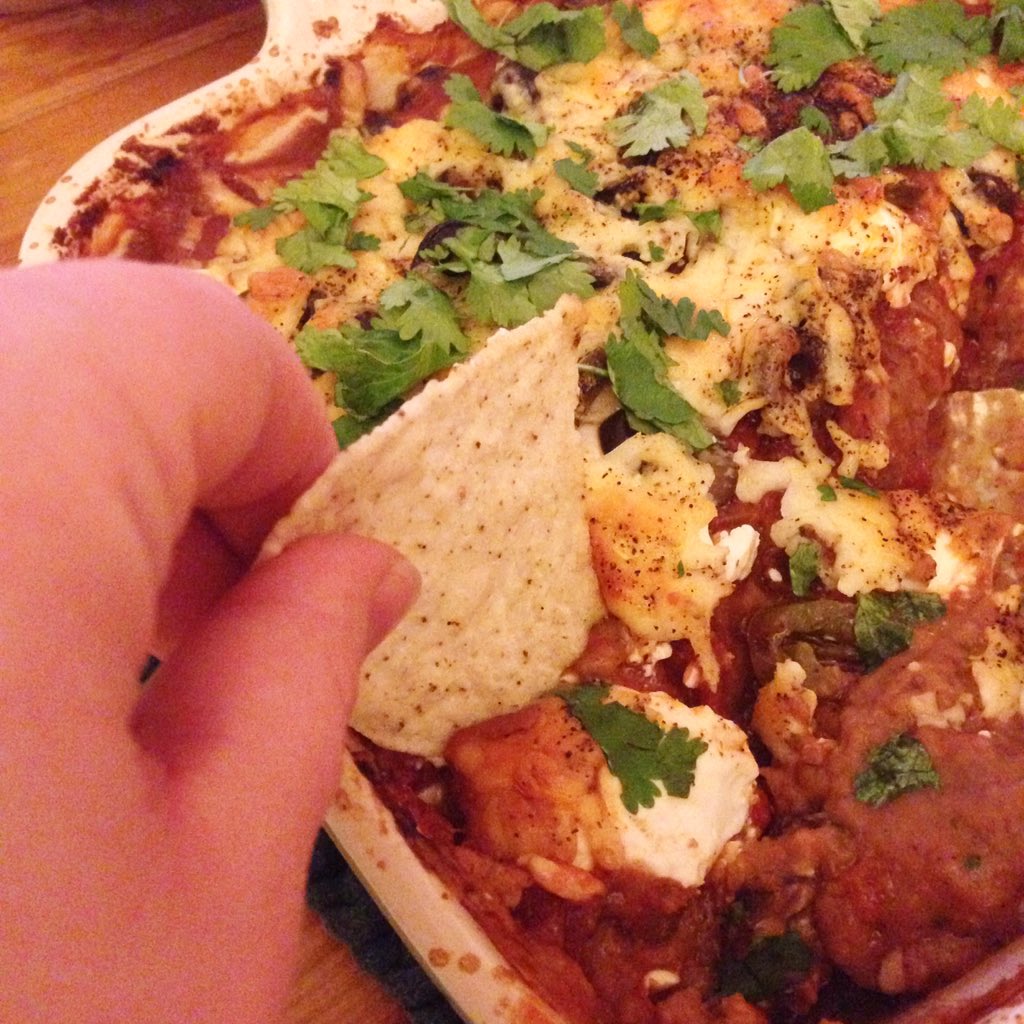 MyCoastalBlog's tweet photo. Nothing beats #GameDay bean #dip! What are you digging into while you watch the #Pats? #Patriots https://t.co/g7w5iaG6Ej