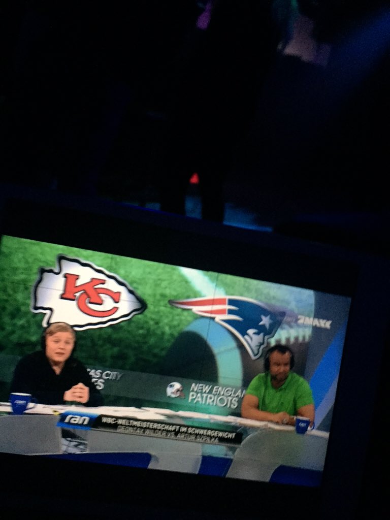 BSCYB's tweet photo. Du bist #ranNflsüchtig wenn du sogar im club football schaust #ranNFL @Icke41 @Schmiso @FrankBuschmann @sat1 https://t.co/3LXBjD3Ip3