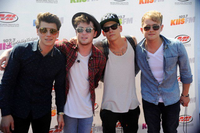TheDailyRixton tweet picture