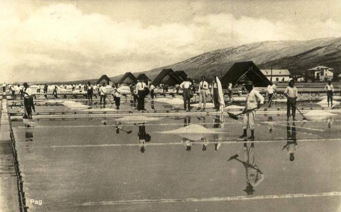 Beautiful_Pag's tweet photo. #VisitPag #IslandOfPag-SALTWORKS PAG,19th/20th century- #saltworks/#sea/#meer/#Kroatien/#otokPag (pic by Belvi v.FB) https://t.co/ilaAcgUTC0