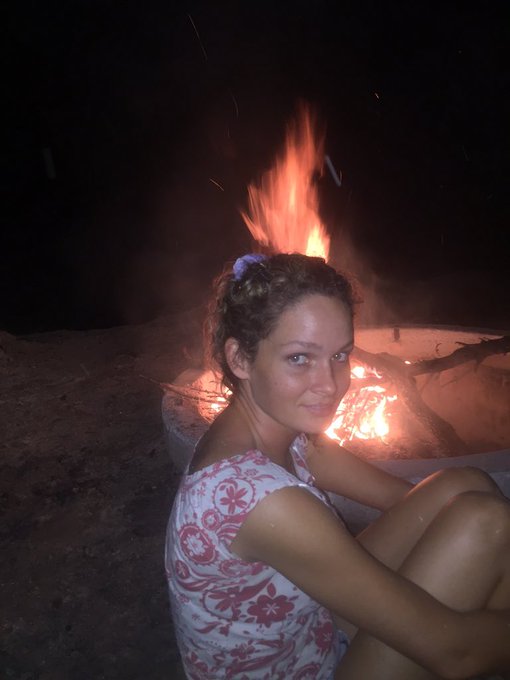 Putting my Christmas tree to real use.  About to roast marshmallows https://t.co/wad8frTHMJ<a href="/tag/springbreak"class="tags"><span>#springbreak</span></a>