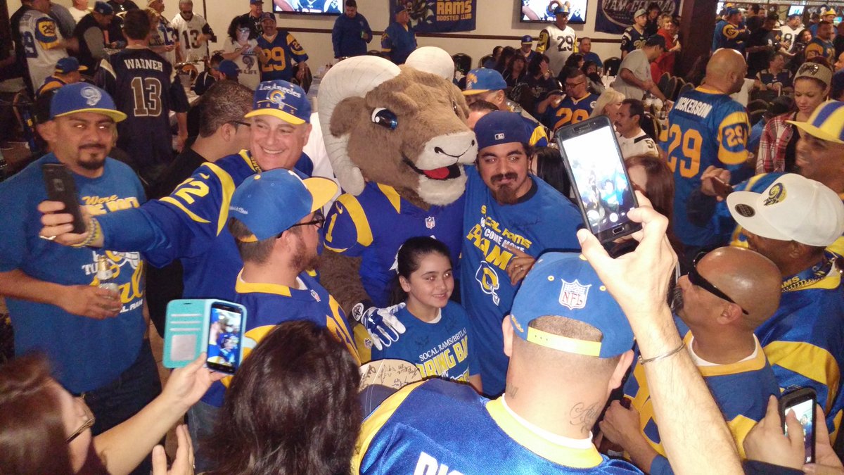 LosAngelesRams's tweet image. .L.A. Rams fans LOVE @RampageNFL!!!