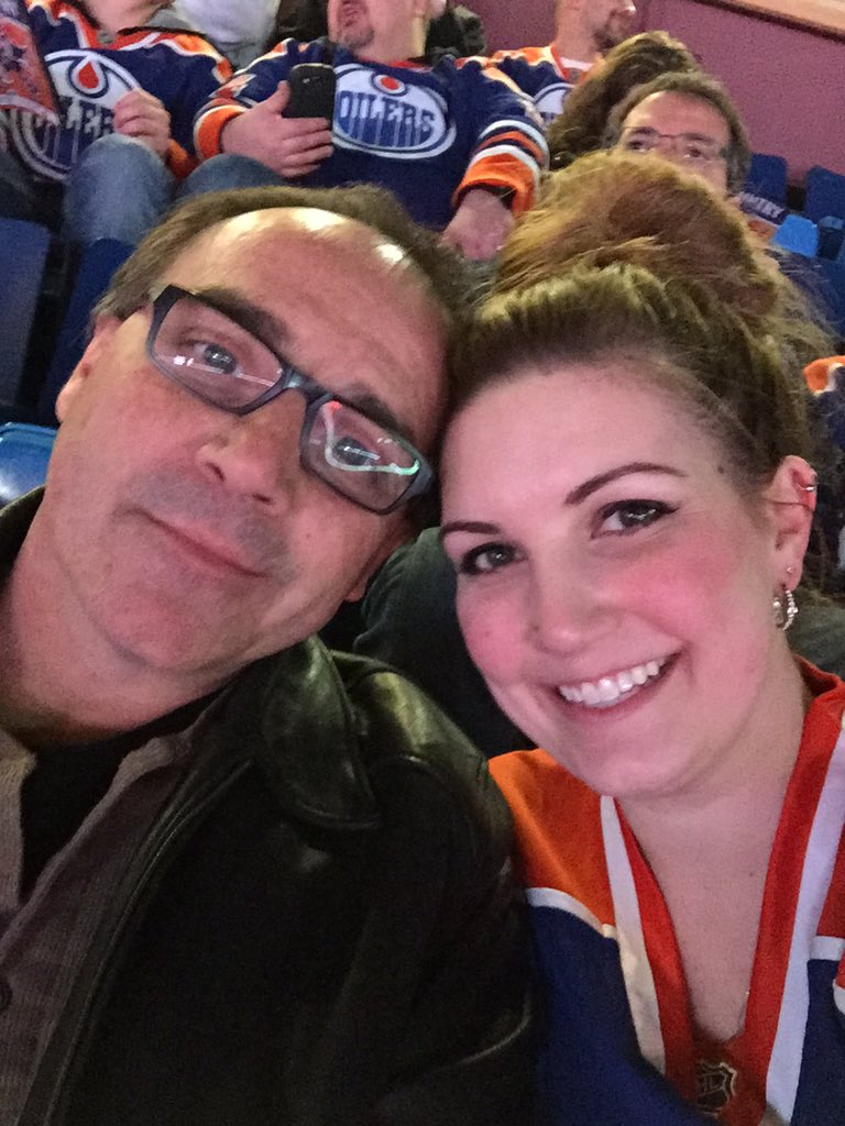 BKaitlin's tweet photo. Ready!!!! #oilersrollcall https://t.co/zGO0PI9UfG