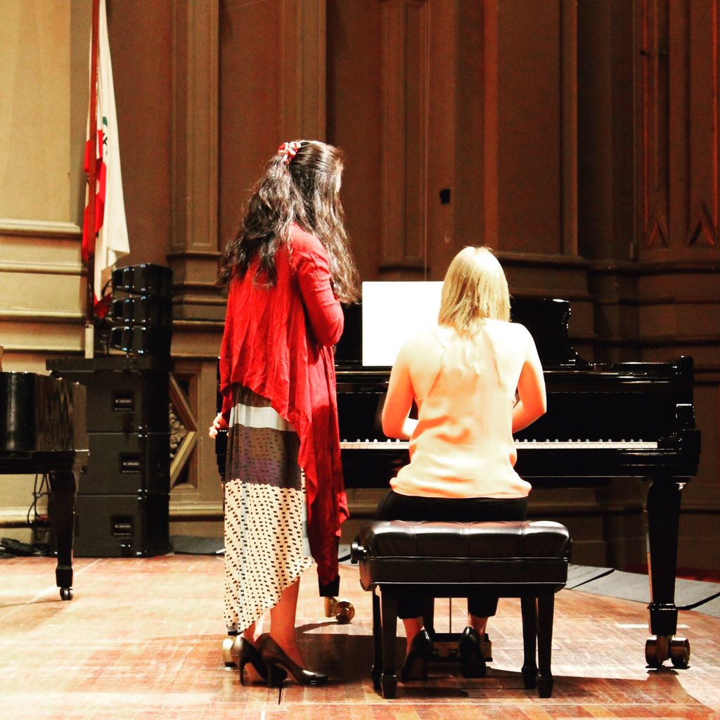 SanDiegoSymph's tweet photo. Jessie Chang taught a masterclass this afternoon... #playmeSD #UprightandGrand https://t.co/TCZpIaXVYl