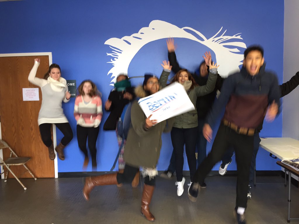 louiselikescats's tweet image. #van4 #imprezUS visits the @BernieSanders office and has some fun with campaign staff!