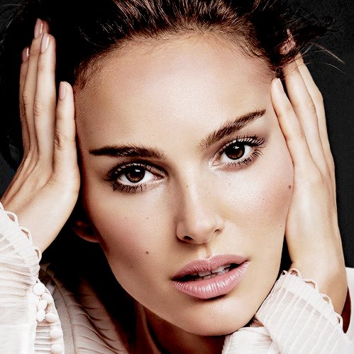 cinnamonrolIs's tweet photo. natalie portman // june 9, 1981 https://t.co/kGtf3uCsja