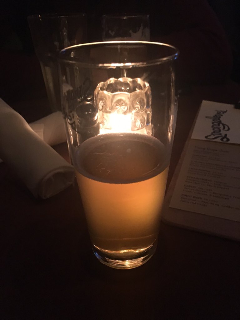 carlysedlock's tweet photo. #farmhouseale #nanobrewerybeer #carlyvsalcohol #itssaturdaynight #payingfullprice https://t.co/DjhetKGpu5