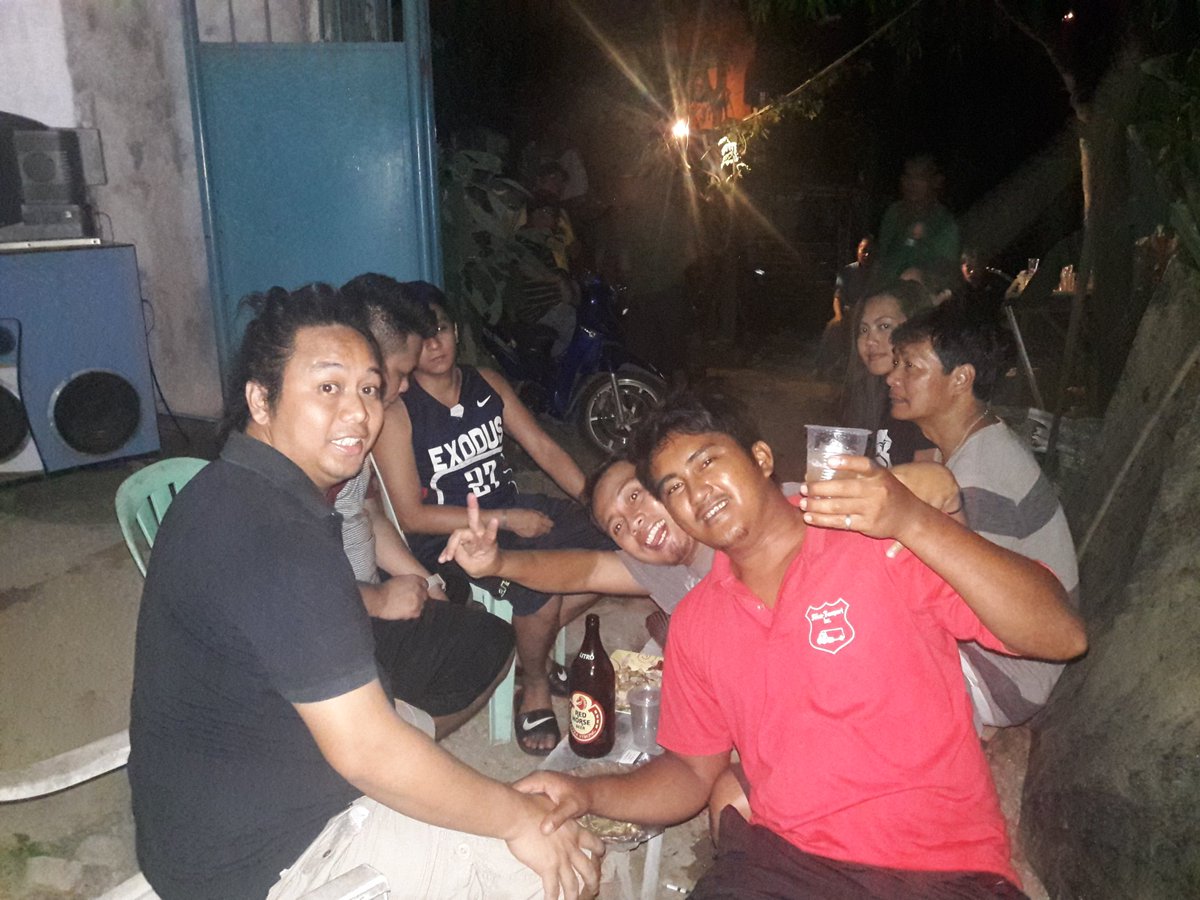 ahrycorros's tweet photo. birthday party.. https://t.co/DvvgI6jAKT