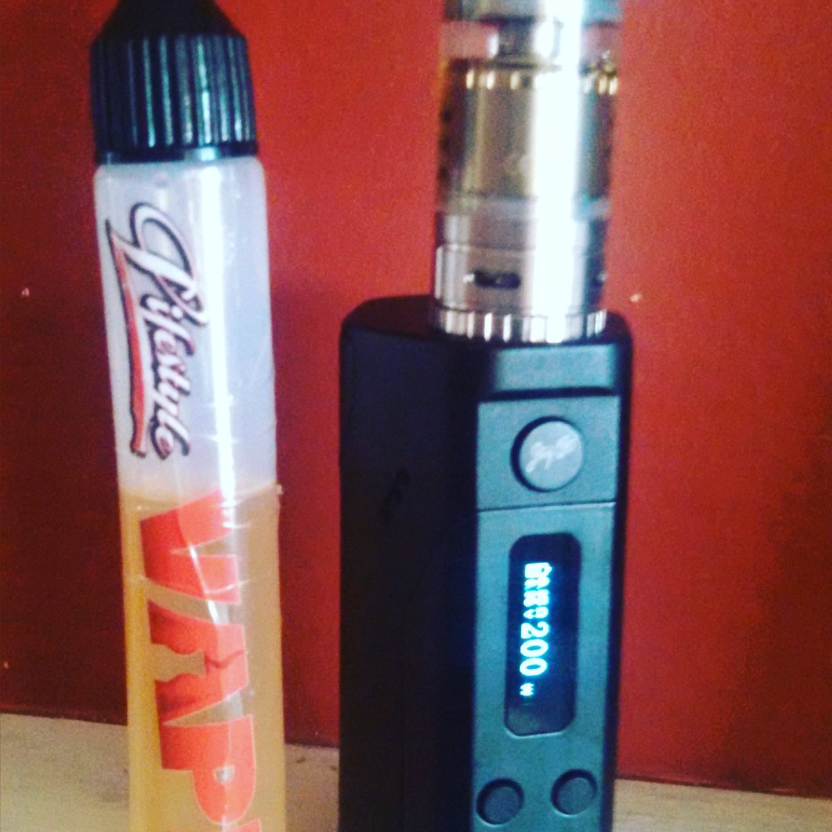 kylesverizon91's tweet photo. #Reuleauxrx200 #200watts #smoktank #vapelife #cloudchucking #nxtlvlvape https://t.co/MJy39uZhzX