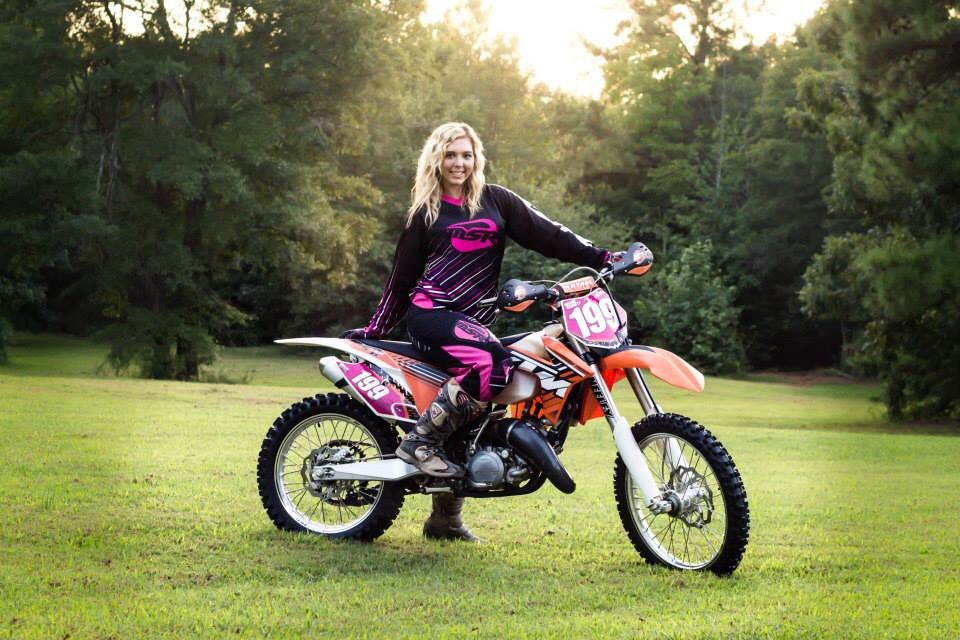 SouthernBayyTay's tweet photo. If only I was a pro! #SXonFOX #SupercrossLive https://t.co/IRstn48Sxq