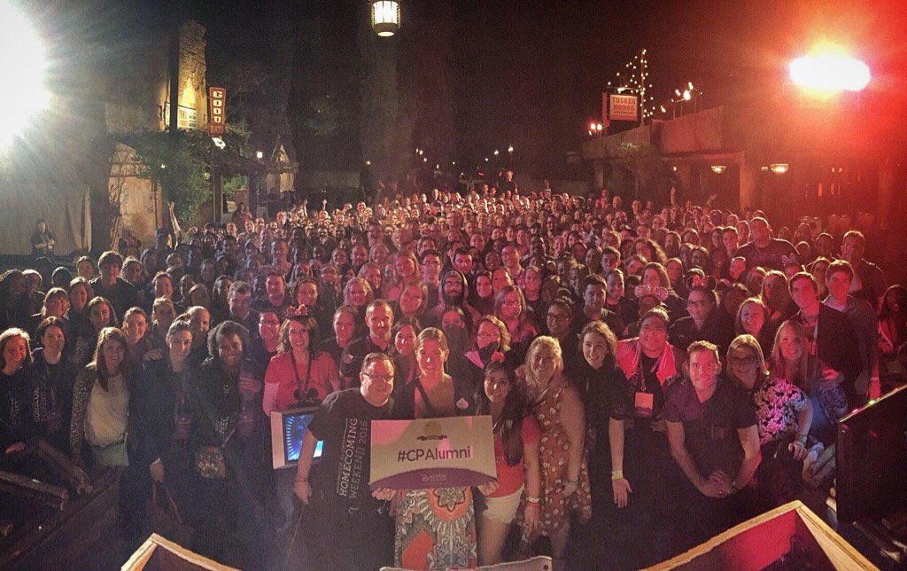 eneticon82's tweet image. #CPAlumni #fall2002 #spring2006 #disneycollegeprogram #homecoming I'm on the very far left... In my Minnie ears 😊