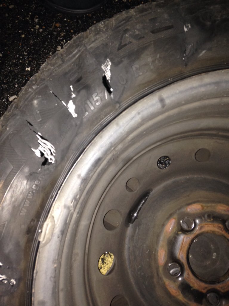 lovethat_keiona's tweet image. Twitter please tell me do these look like slashes or I'm dumb🤔