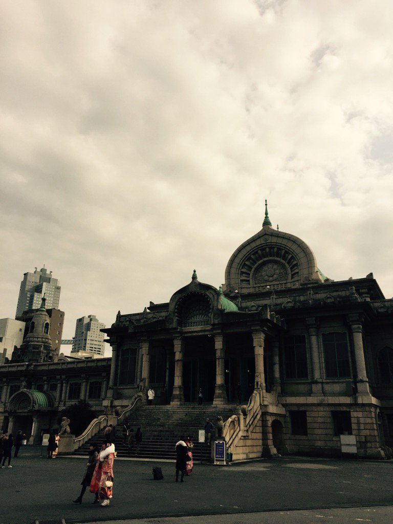 georgekano's tweet photo. 今年も築地本願寺の成人式にて演奏です！たまには似合わないスーツ姿で頑張るそー！ #本願寺 #築地 #tsukiji #成人式 #temple https://t.co/7eiTRqYfI3
