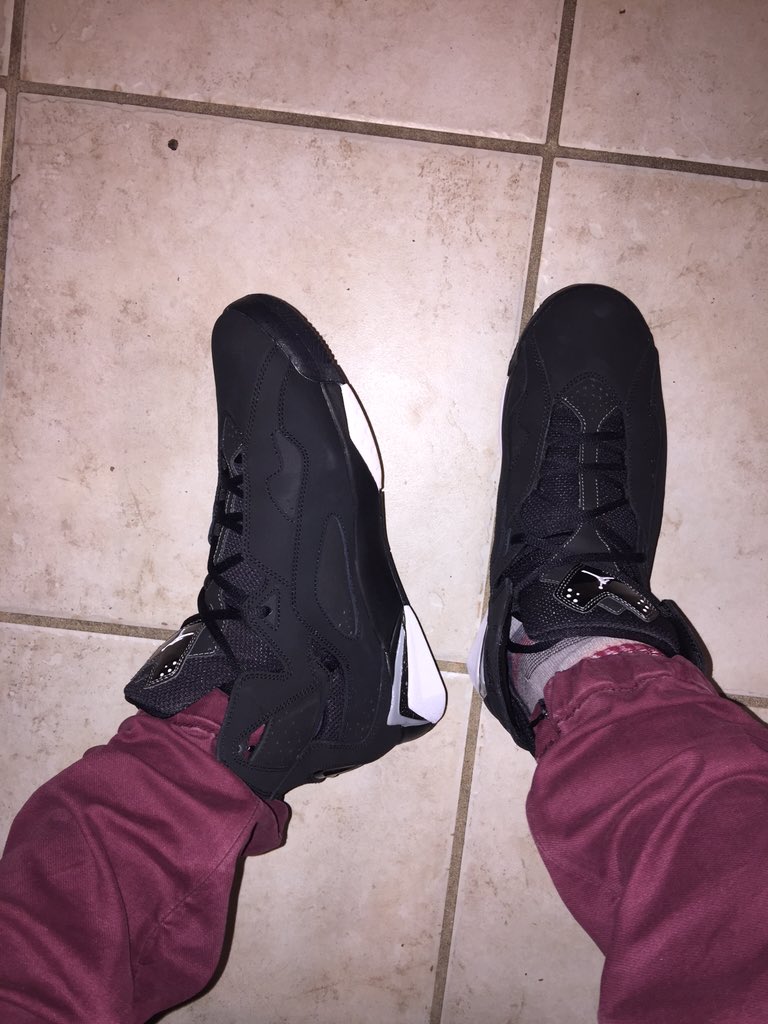 freddygxmez's tweet photo. finally got my shoes π #foundmysize https://t.co/km2pxoCXkm