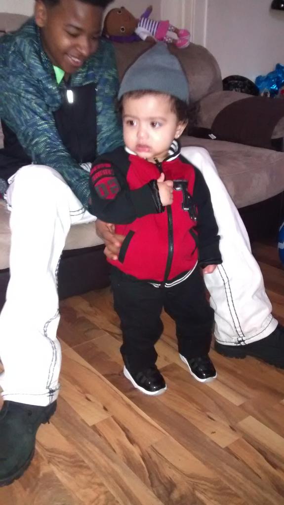 classynsassy88's tweet photo. MJ on his 1rst bday 1/3/2016 #truDOWN..#DESIGHNERKID #foreignkid https://t.co/0uONcTSbCH