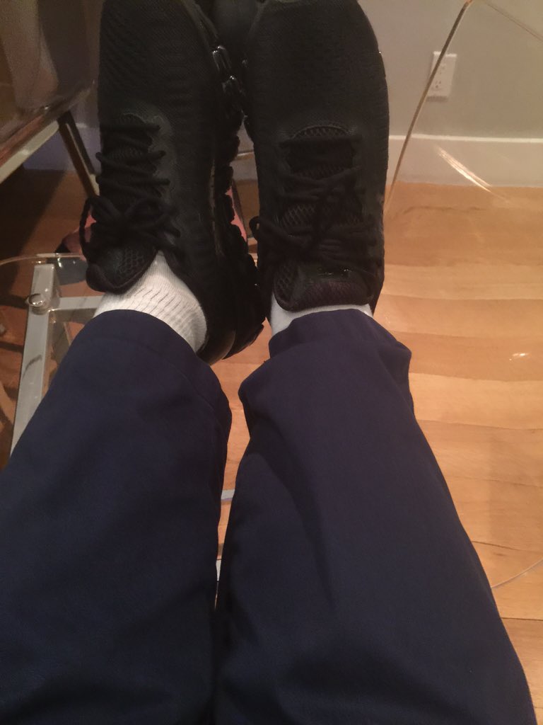 I got my new shoes לקואד זה שבתס