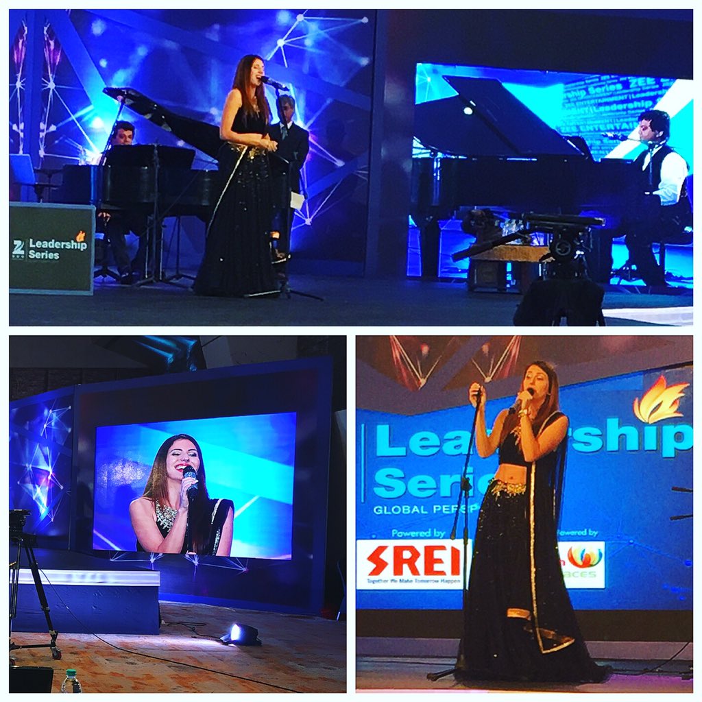 nataliediluccio's tweet photo. Really enjoyed the evening ❤️ #ZLS2016 #Music #Love #Mumbai #Zee https://t.co/ZhW56lSVlT