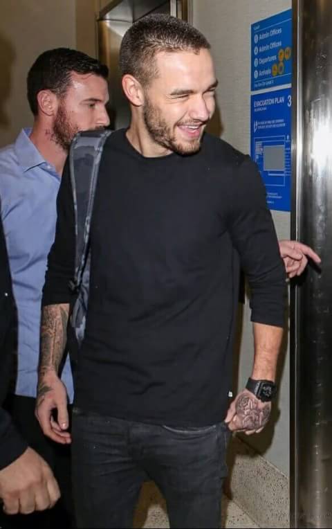 His smileeeee,omgggg!!! #BRITDRAGMEDOWN