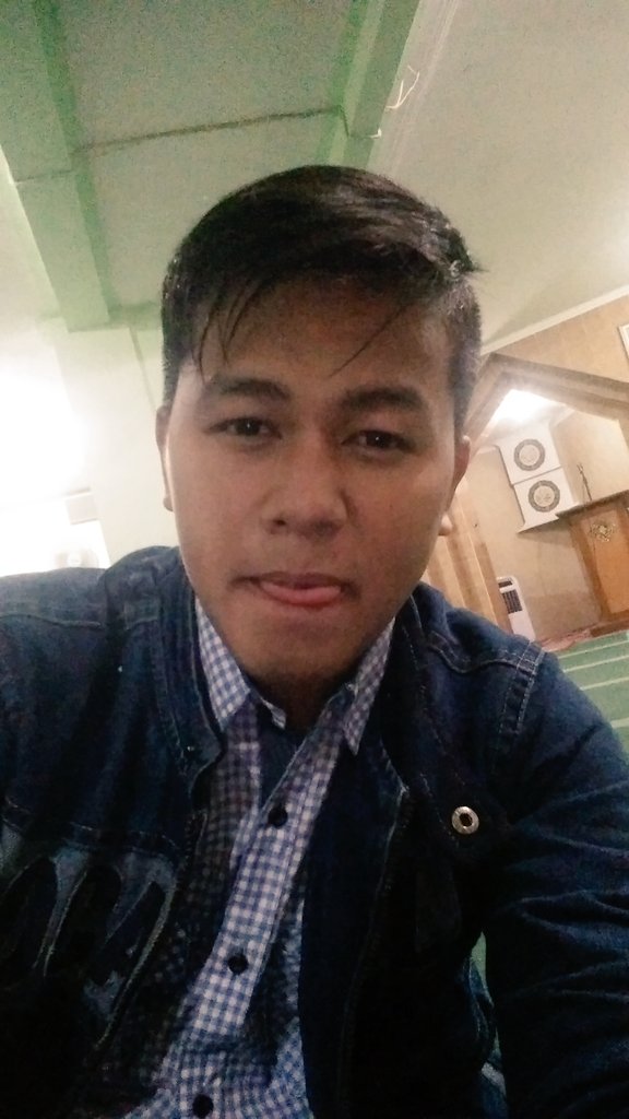 rismawanda999's tweet photo. alhmdulillah, trma ksh y allah ngkau msh mmbrkan waktu untk mnjlnkan sholat mahgrib, :-) prgunkn wktmu sbaik mngkin https://t.co/zJnc4VUn7X