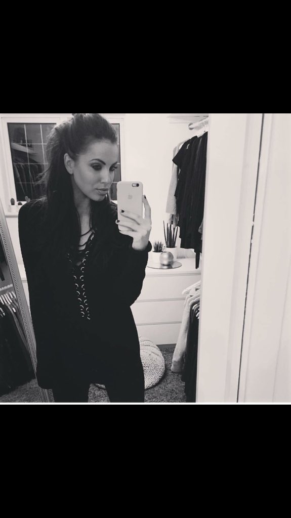 SeleanorStyle's tweet photo. Babe 👌🏼😍
#SophiaSmith #SophiaNews #SophiaSupport https://t.co/88SkHLi0WQ