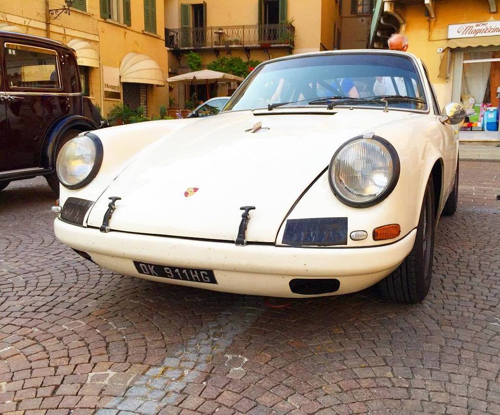 OnlyCarrera's tweet photo. Porsche 911R #porsche #porsche911 #911R #rgroup #porsche911 #porsche911R #Italy https://t.co/axtEuCZBZF