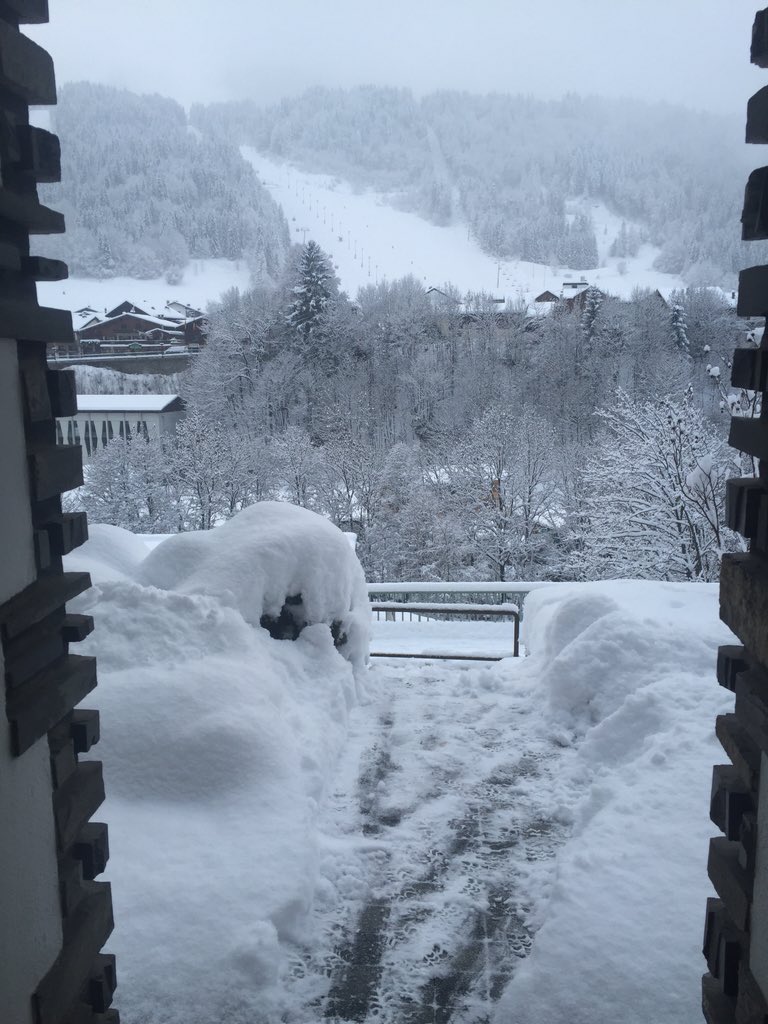 JamesMRowlands's tweet photo. Off we go again..... ⛷⛷⛷ https://t.co/osd6Rufc0i