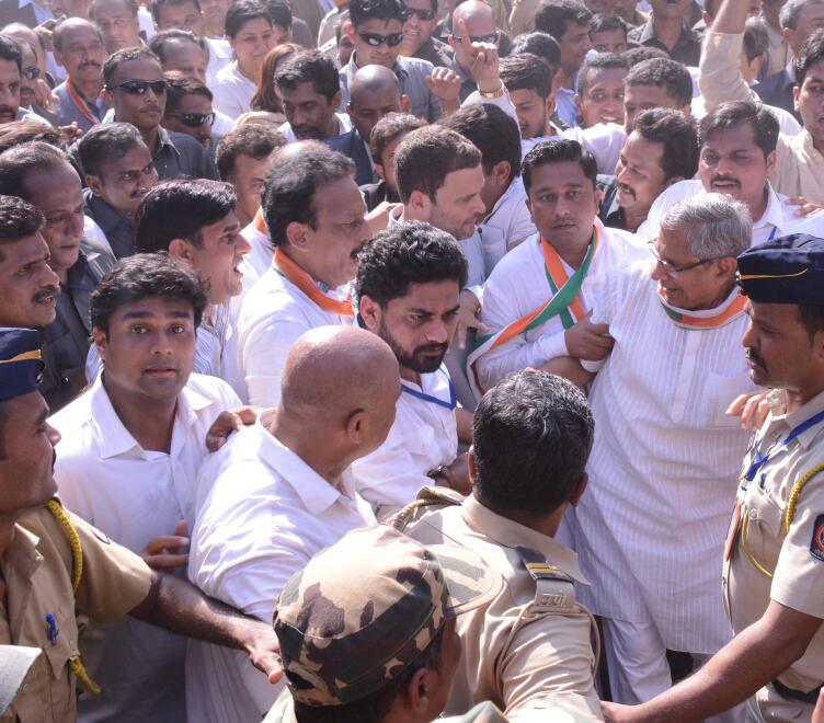 GaneshYadavINC's tweet photo. @OfficeOfRG We could feel the #RGmania on the streets of Mumbai! #RahulRocks @IYC @INCIndia @SurajMNHegde https://t.co/jfY6CcFxOM