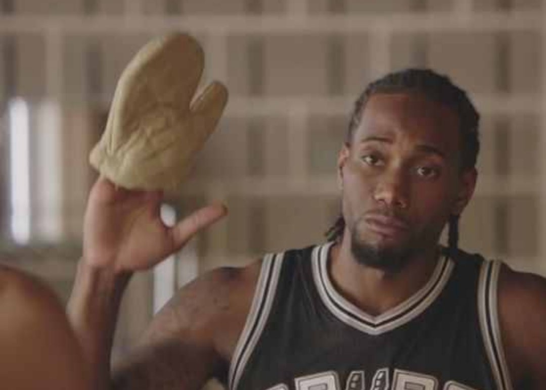 nemomocha's tweet image. Raise your hand if you've never picked your nose and eaten your boogers on national TV. 

Kawhi Leonard #NBAVote ✋🏀