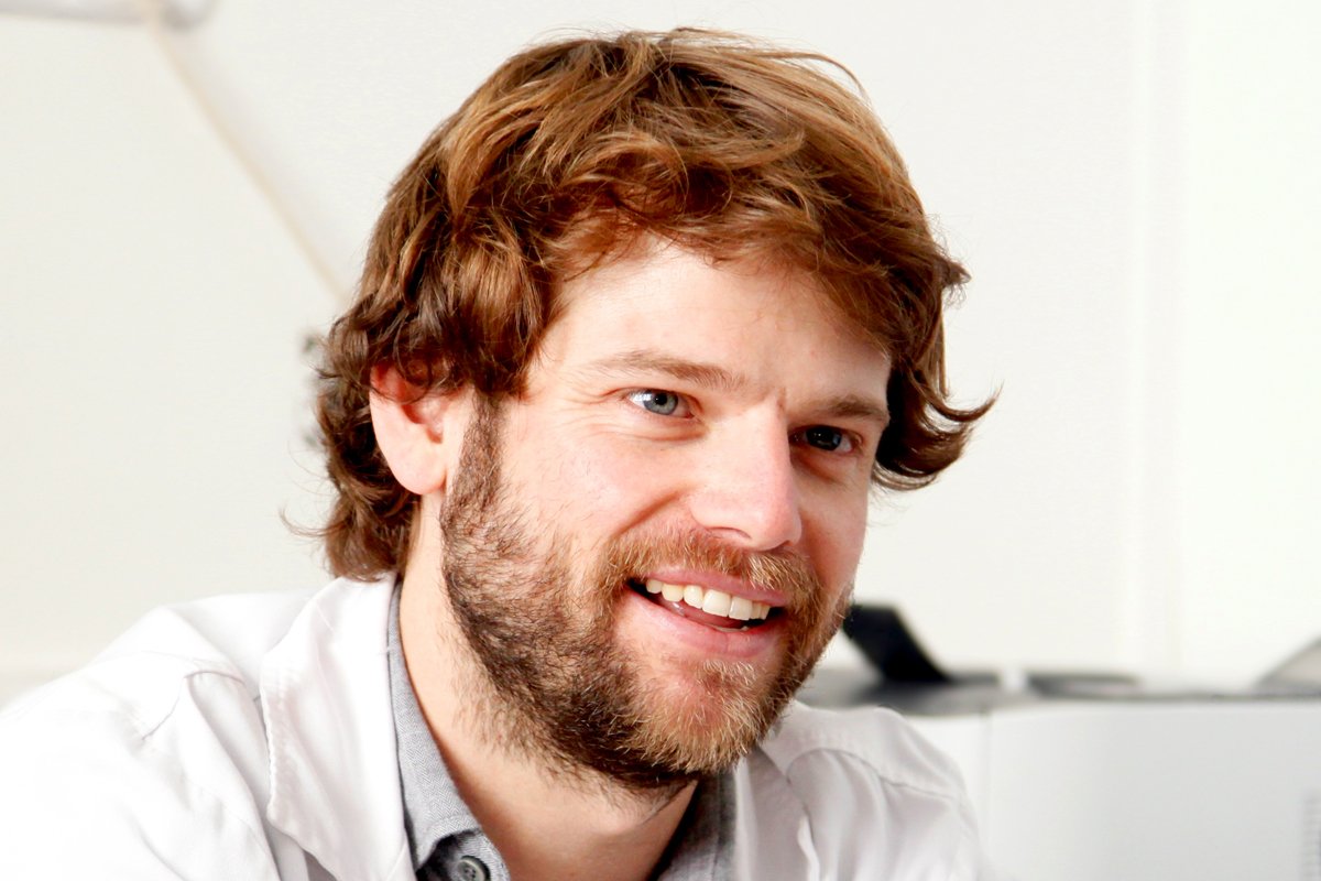 Entrevista a <a href="/ihmedrano/">Ignacio H. Medrano</a>, neurólogo y directivo del #IRYCIS goo.gl/Hv4qg9 <a href="/larevistamedica/">La Revista Médica</a>