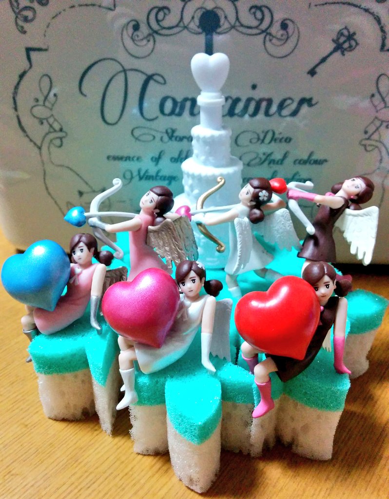 ブチ子 على تويتر 無事に治りました 今日 Echikaをぶらぶらしていたら可愛いシャボン玉 を見つけました ウェディングケーキとシャンパンのシャボン玉 買ったらスポンジをくれました ヮ フチ子 シャボン玉 Echika T Co 00c94uhor4