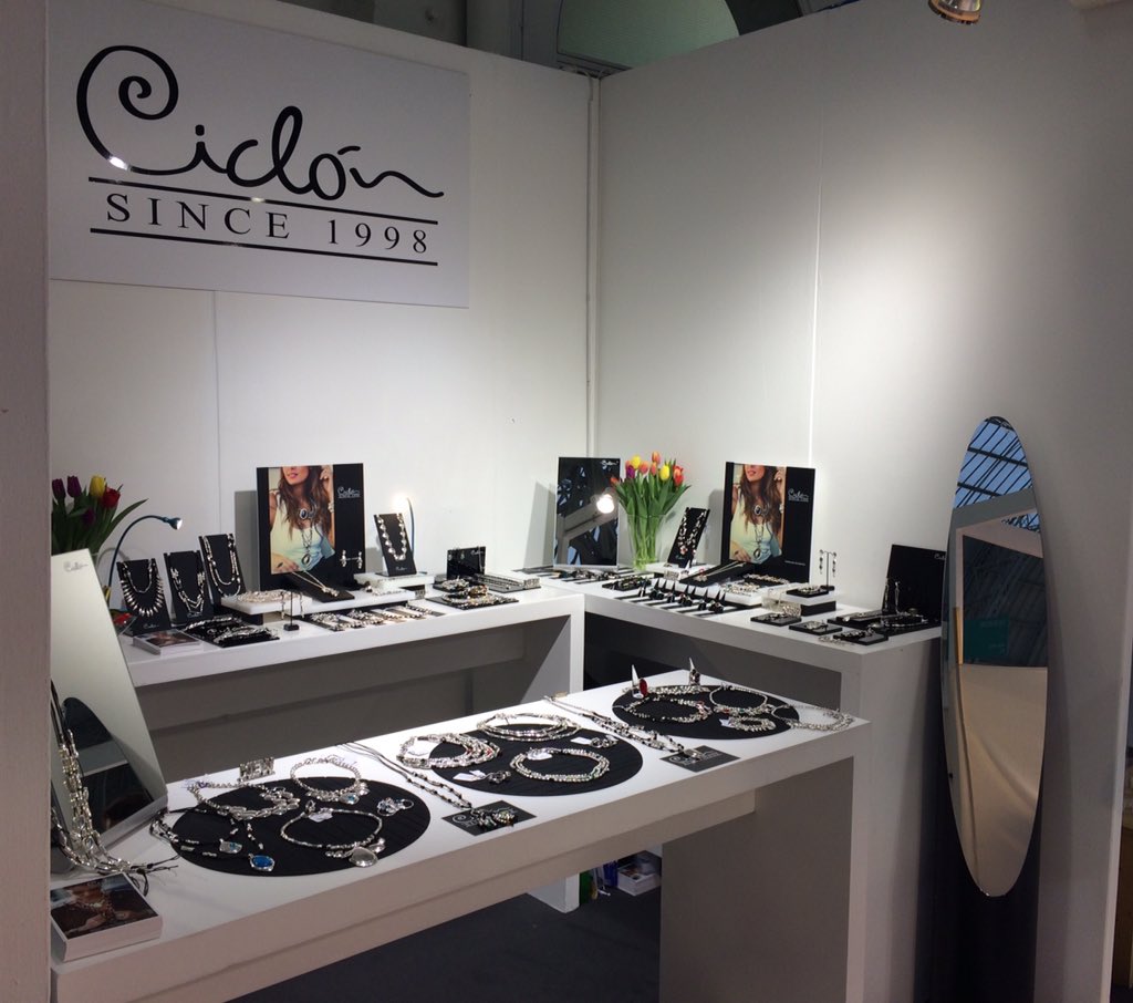 wavemarketinguk's tweet photo. @TopDrawerLondon @SmallManMedia @SehrishRazaPR @cicloncd All ready. Stand 109 #TopDrawer #FASHION https://t.co/1hk4GNGnIe