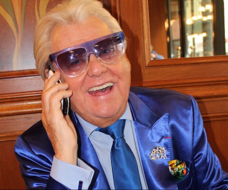 Ba_B's tweet image. &quot;- Allo Manu ? On a quand même bien ambiancé au #CES cette année ...&quot; #francetech