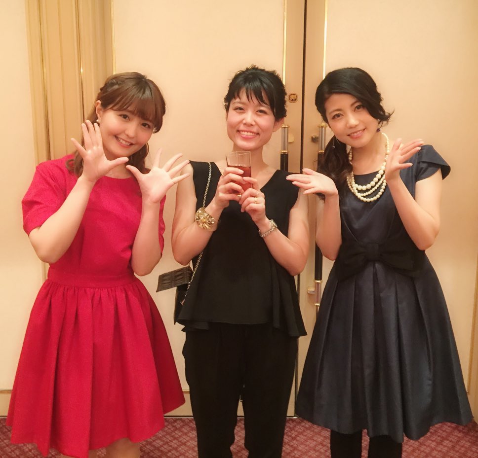 白石涼子 青二プロダクション新年会 神田さんとも撮ってもらったよ 今年は神田さんともいっぱい遊びたいなぁー 沢城みゆきちゃんは新しく事務所に入ったということでみなさんの前で挨拶 緊張してたらしいけどセクシーボイス炸裂してたぁ T Co