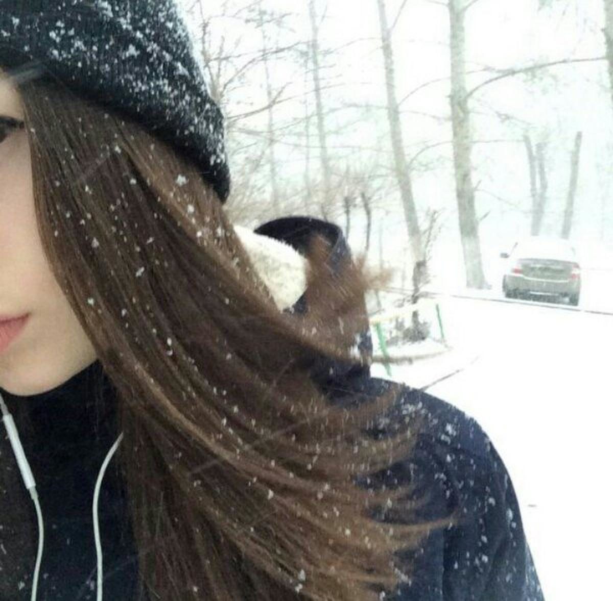 Девушка для фейка зимой