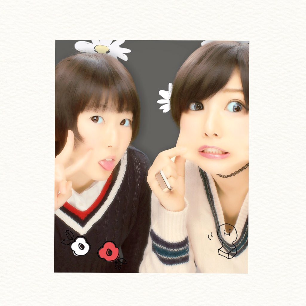 19960209's tweet image. my sisterとゲーセン行ってきた👯👯
2人でschool codeなんだ...♪*ﾟ
太鼓の達人とかむーちゃわらった😳💕💕

 #sister
 #双子コーデ
 #schoolcode
 #仲良し