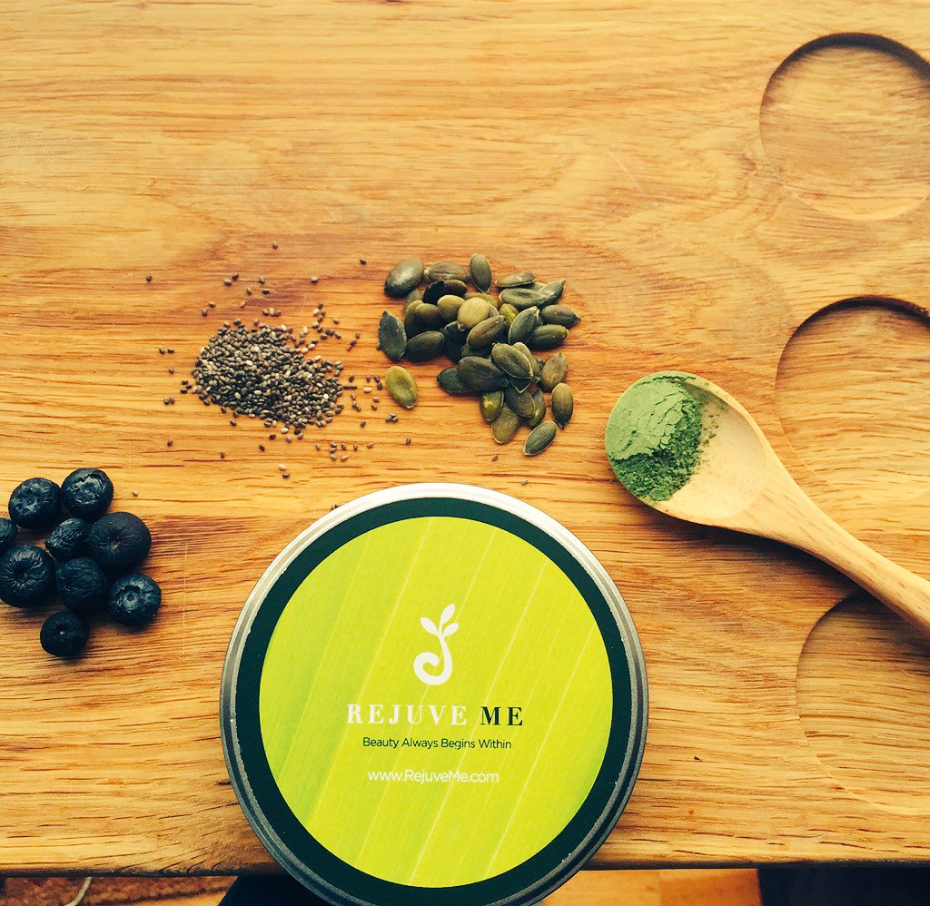 RejuveMe's tweet photo. Photo bombed by one of my twins! #skinhealth from #plantbased food 💚 Rich in zinc, vitamins and plant-based omegas 💚 https://t.co/CijkbVyllA